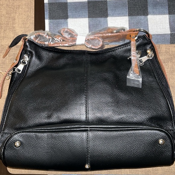 Concealed Carry Purse - Leather Crossbody Messenger by Roma Leathers - Picture 2 of 8